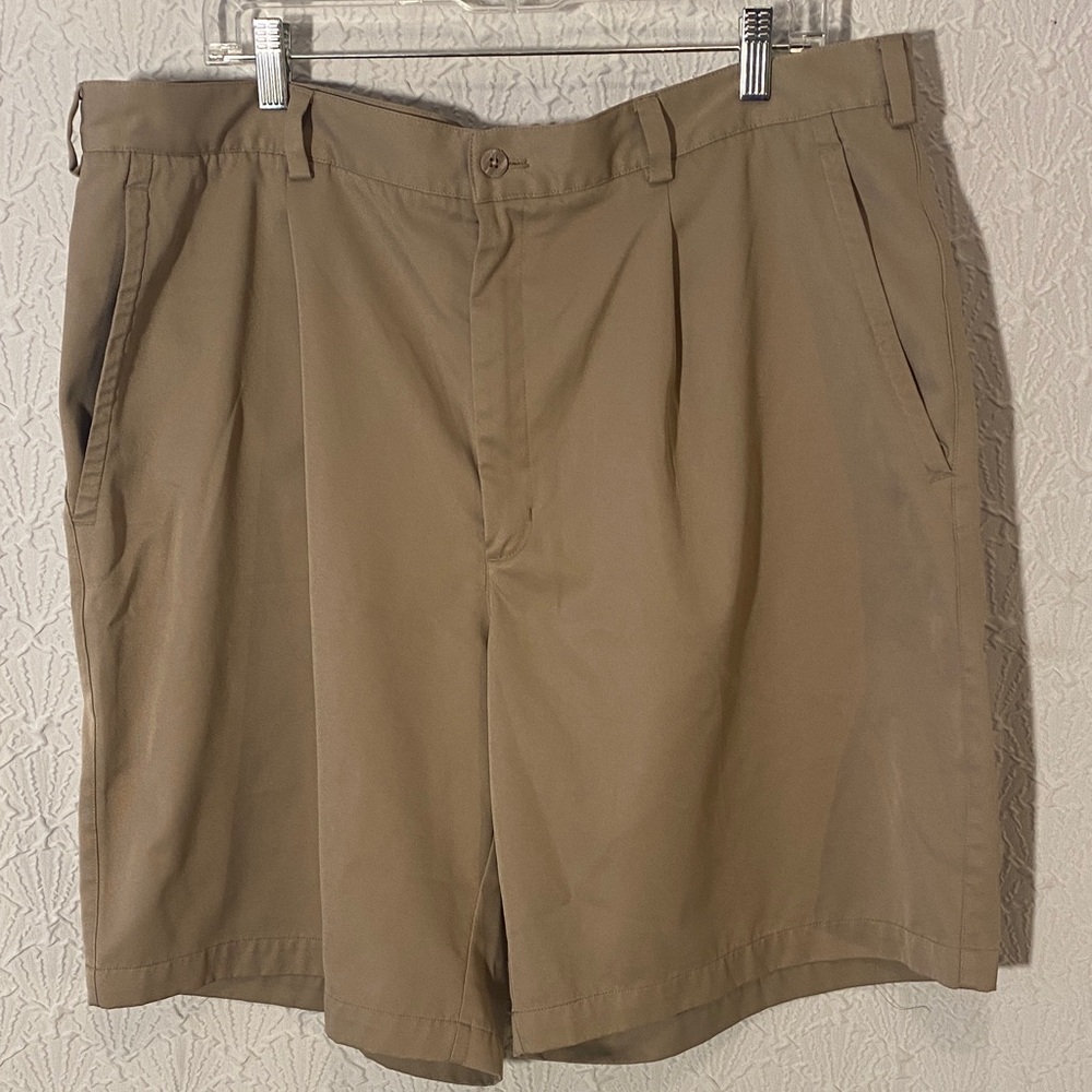 Nike Golf Men's Khaki Flat Front Shorts Lightweight Size 40 Dadcore Comfort